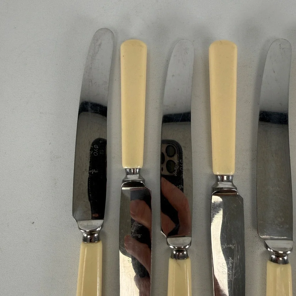 6 Vintage OYO Geilo Norge  Rustfri Norway Butter Knives Bakelite White/Cream